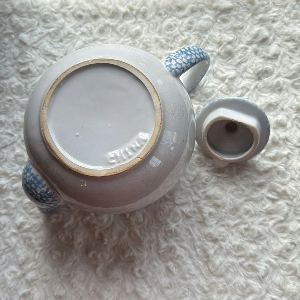 RARE FIND~VINTAGE~KITCHEN HEART DESIGN~TEAPOT~FOLK CRAFT~FARMHOUSE TEAPOT~G11